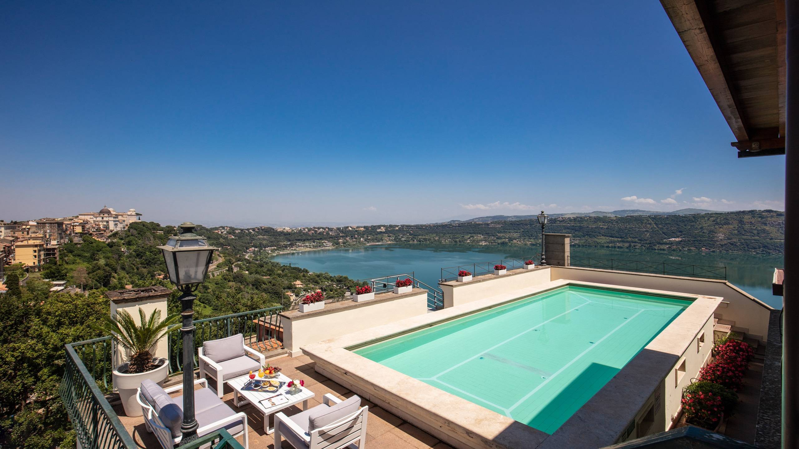 Hotel-Castel-Vecchio-Lago-Albano-Roof-garden-7