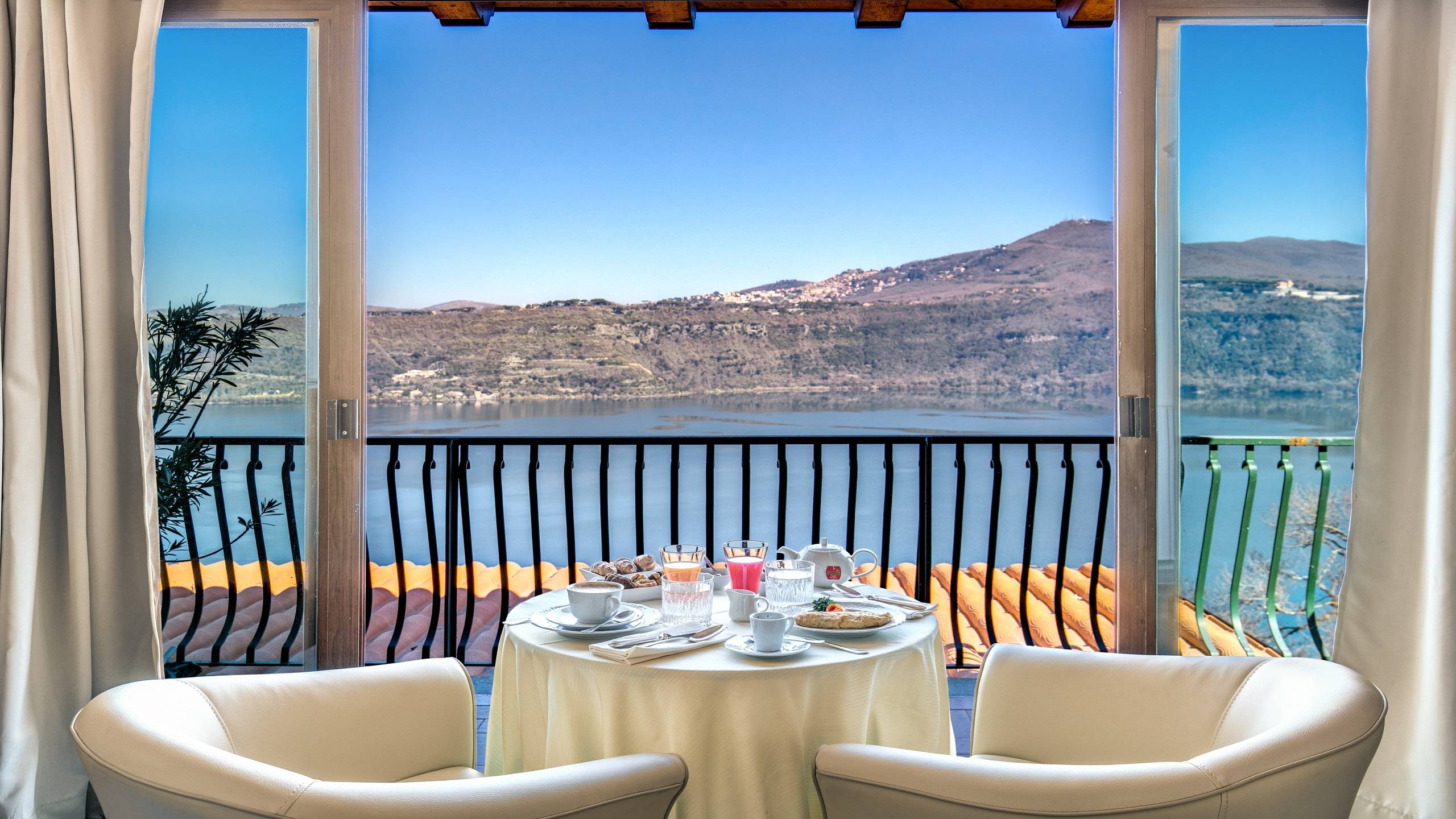 Hotel-Castel-Vecchio-Veranda-Lago