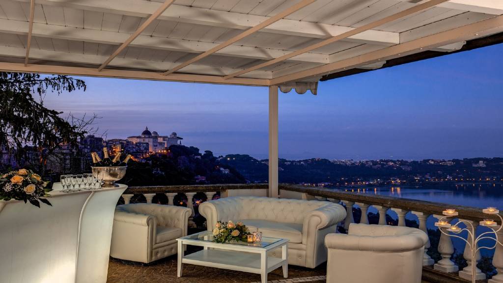 Hotel-Castel-Vecchio-Picture-Terrace-Evening-Lake-Albano