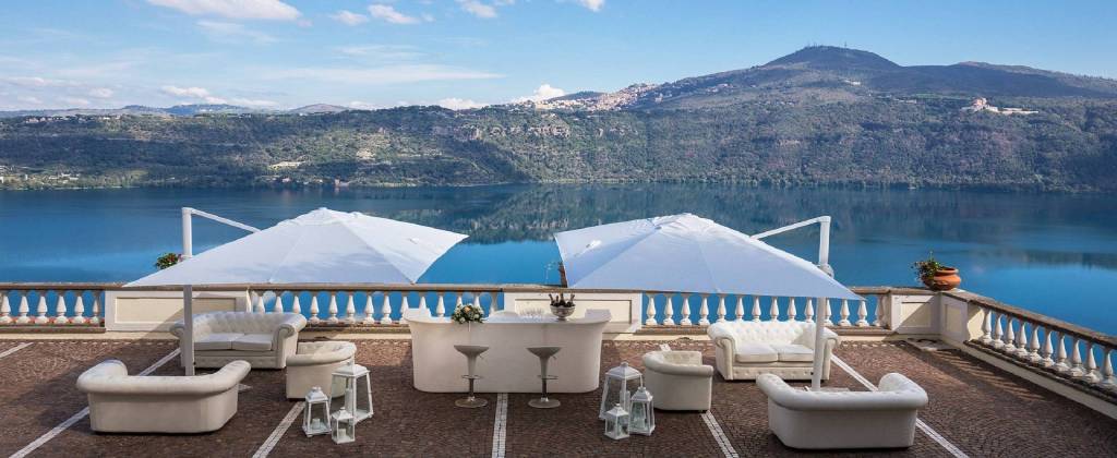 Hotel-Castel-Vecchio-Lake-Terrace-Gazebo
