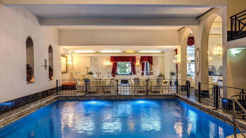 Hotel-Castel-Vecchio-Piscina-Interna-Sala-Domiziana-new