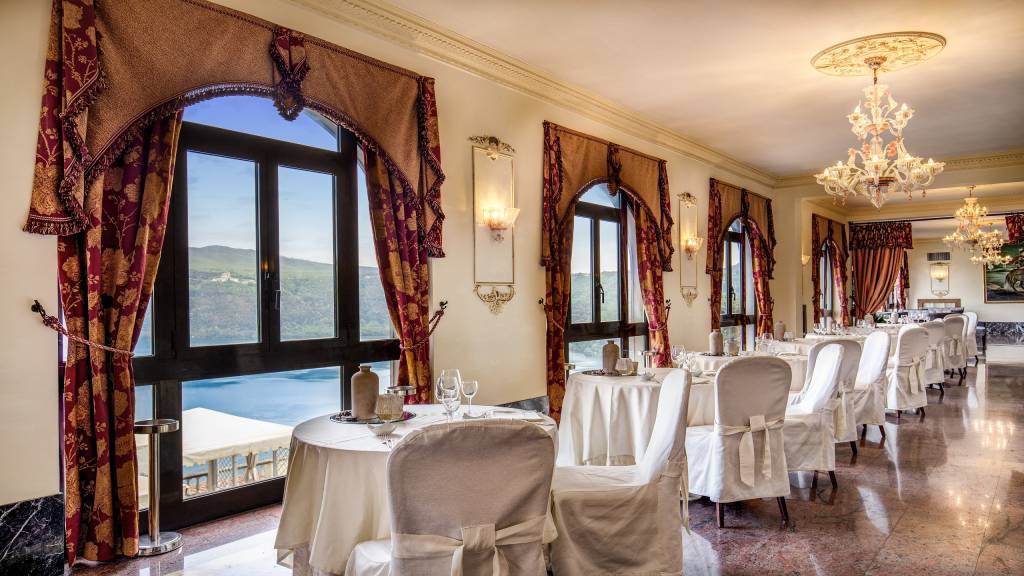 Hotel-Castel-Vecchio-Castel-Gandolfo-restaurant-12