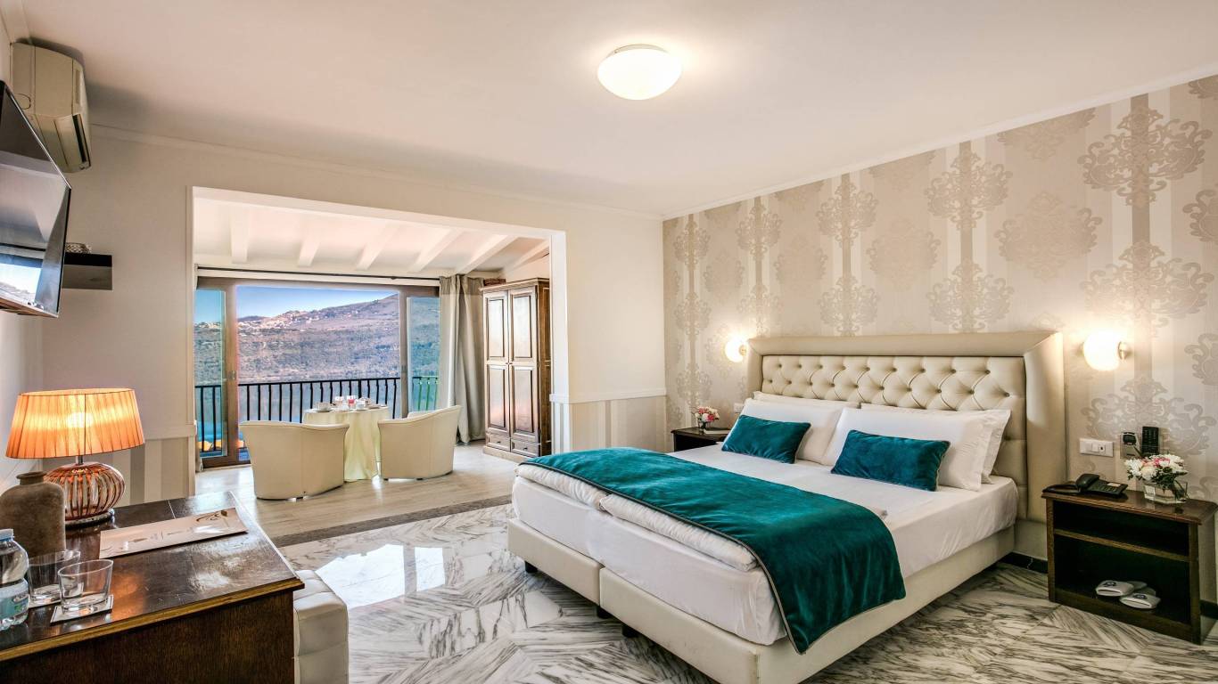 Hotel-Castel-Vecchio-Lake-Albano-Lake-of-Castel-Gandolfo-Camera-Veranda-Lago1