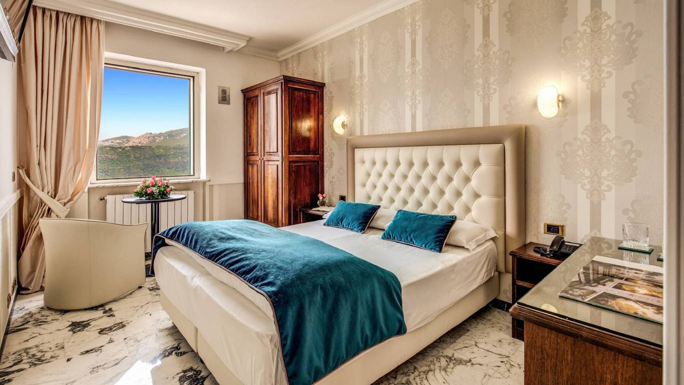 Hotel-Castel-Vecchio-Castel-Gandolfo-rooms-071