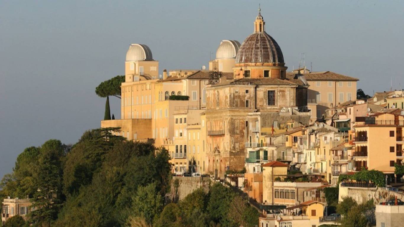 Residenza-papale-e-paese-new2
