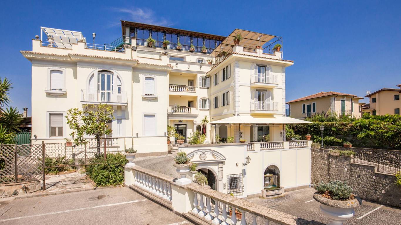 hotel-castel-vecchio-castel-gandolfo-long-stays-photo-2-new2 hotel-castel-vecchio-castel-gandolfo-long-stays-photo-2-new2
