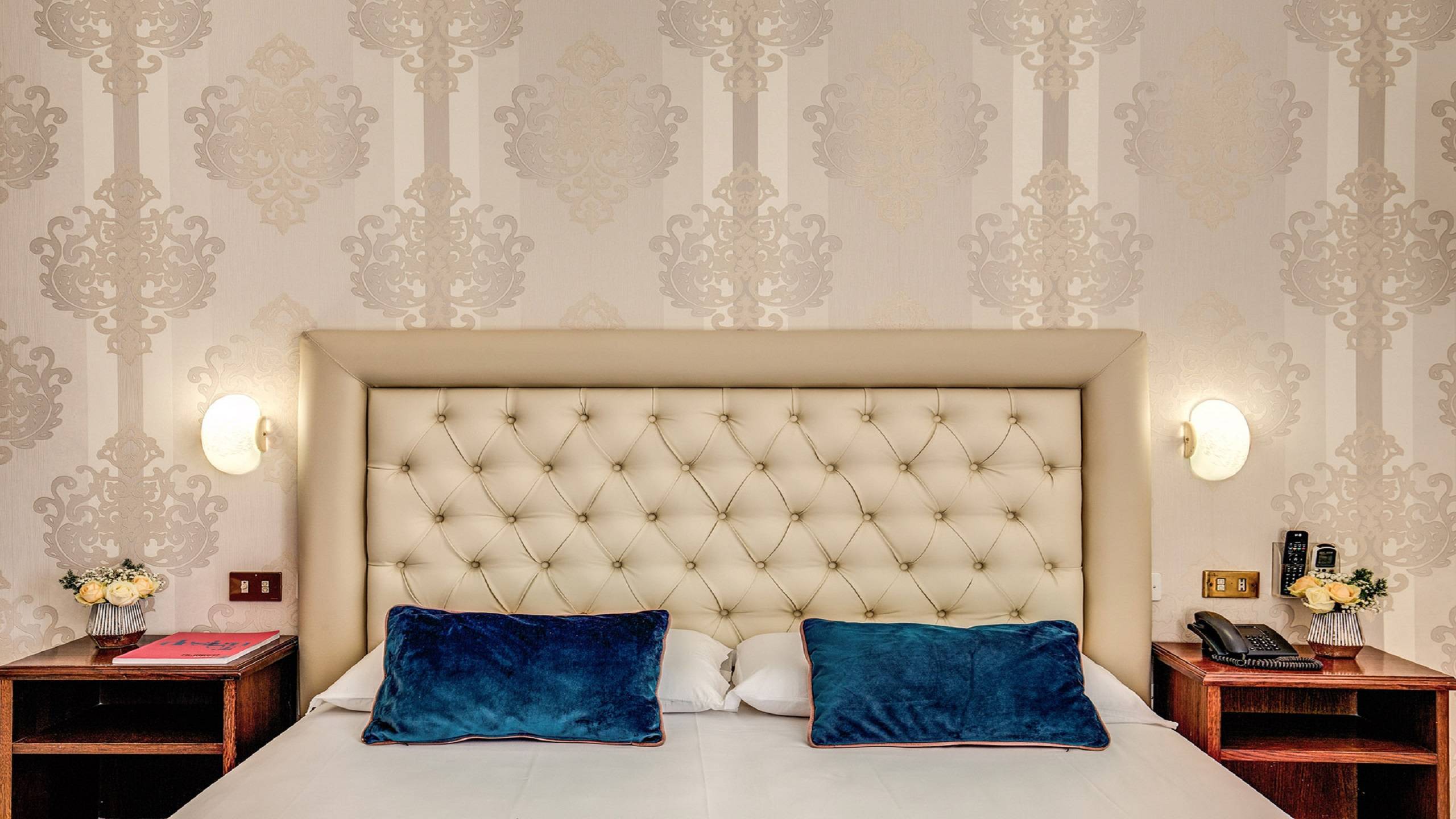 Hotel-Castel-Vecchio-Photo-Double-Bed-new