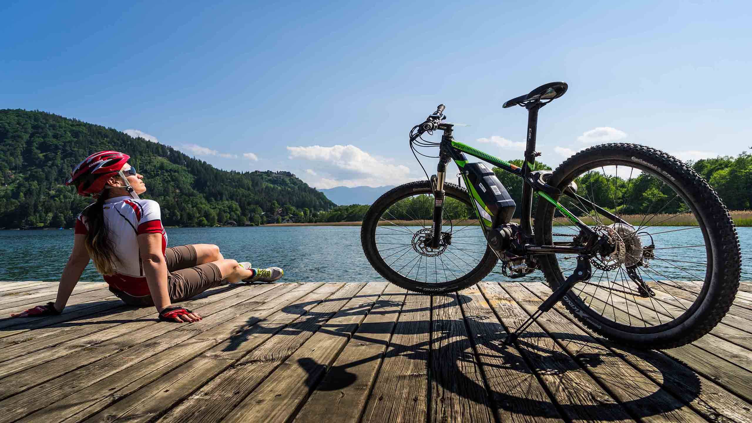 <b> E-bike </b> <br> Tour Guidati - Hotel Castel Vecchio