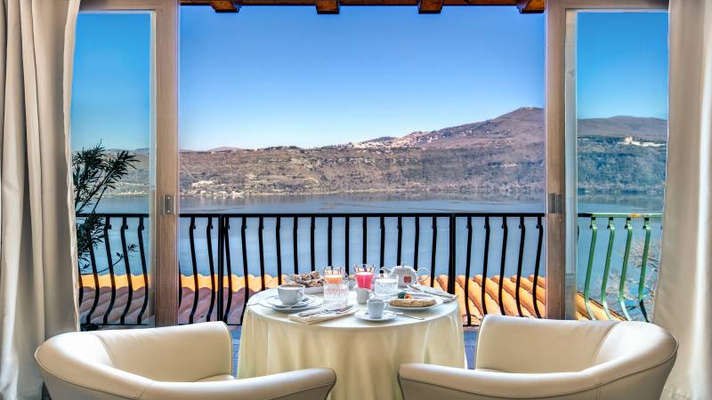 Hotel-Castel-Vecchio-Lake-Albano-Lake-of-Castel-Gandolfo-Camera-Veranda-Lago5