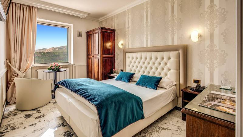 Hotel-Castel-Vecchio-Castel-Gandolfo-room