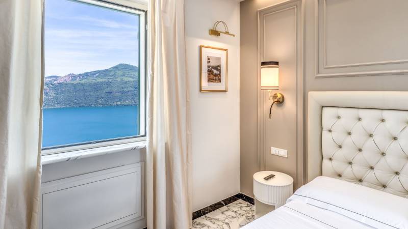 Hotel-Castel-Vecchio-Castel-Gandolfo-Camera-vista-Lago-foto-2025-034