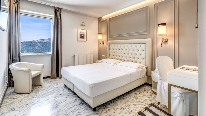 Hotel-Castel-Vecchio-Castel-Gandolfo-Camera-vista-Lago-foto-2025-039