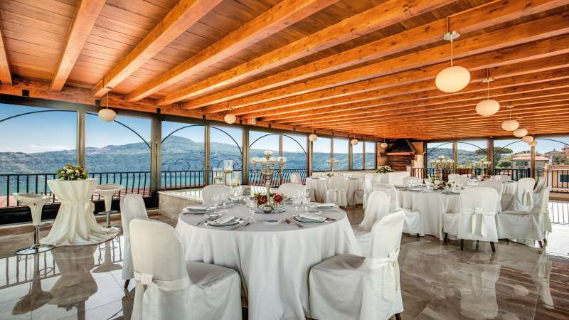 Hotel-Castel-Vecchio-Lago-Albano-Roof-garden-1