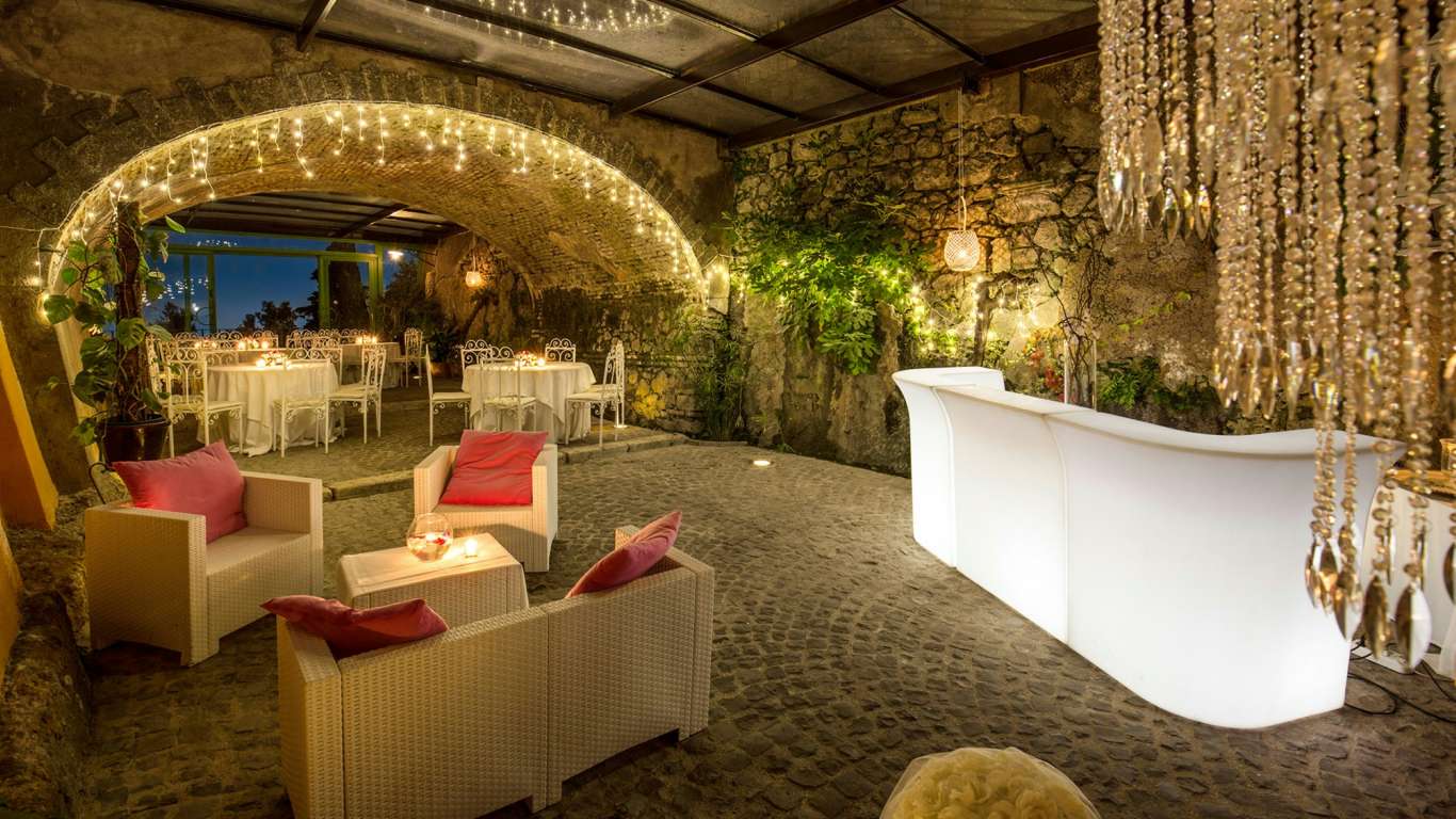 Villa-Del-Cardinale-Rocca-di-Papa-bar-lounge-85