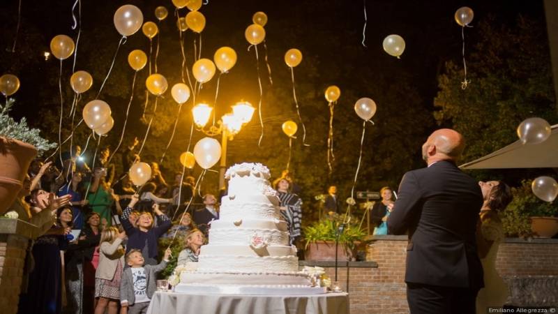 matrimonio-serale-torta-palloncini-festa-villa-del-cardinale